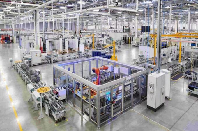 財(cái)務(wù)增長(zhǎng)和賽道奪冠之外,捷豹路虎還有三重勝利